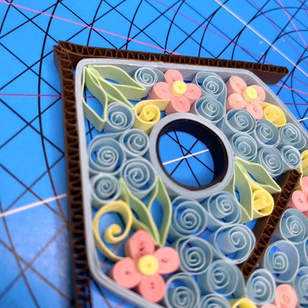 Instruktion Quilling Fuglehus